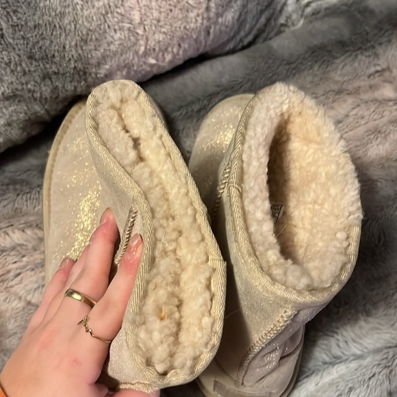 sparkly gold UGG - Picture 4 of 5